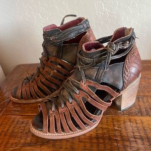 Freebird Wazee Sandals Size 8